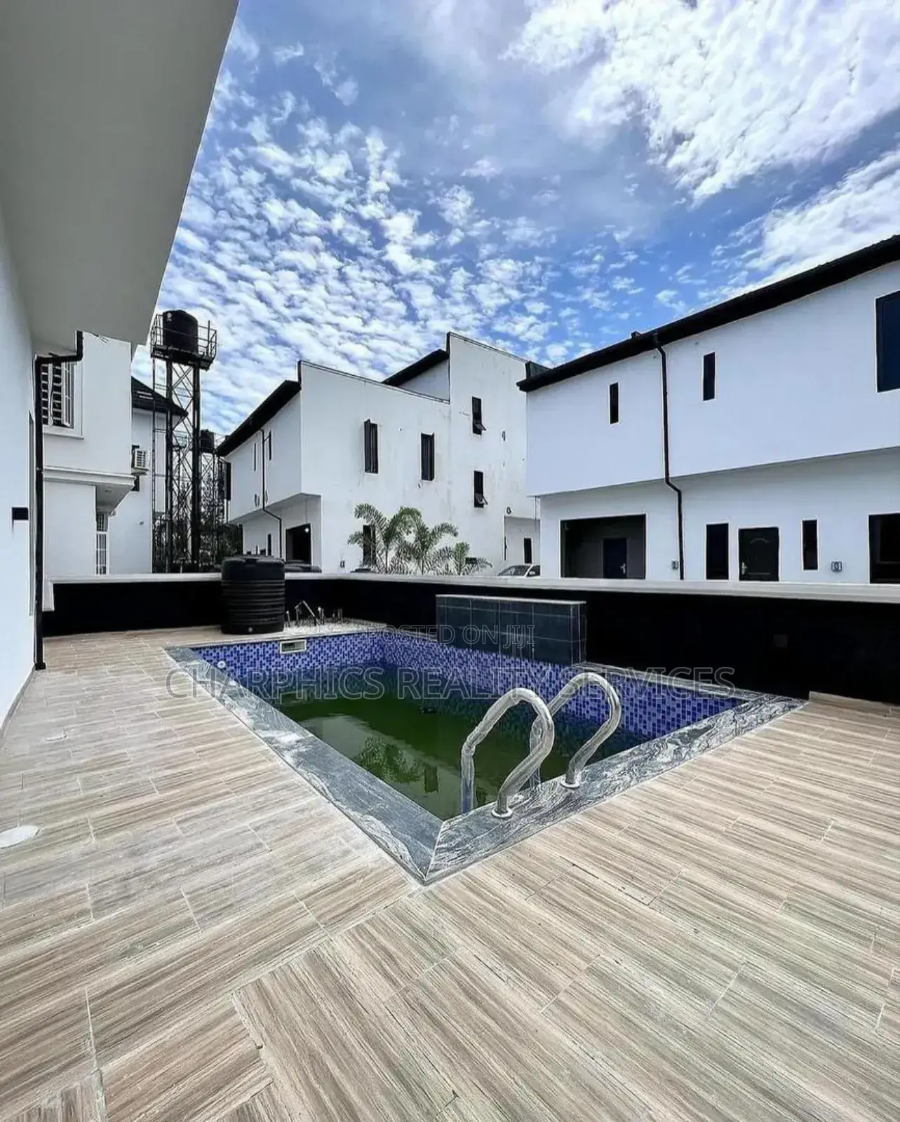 5bdrm Duplex in Ikota for sale in Ikota