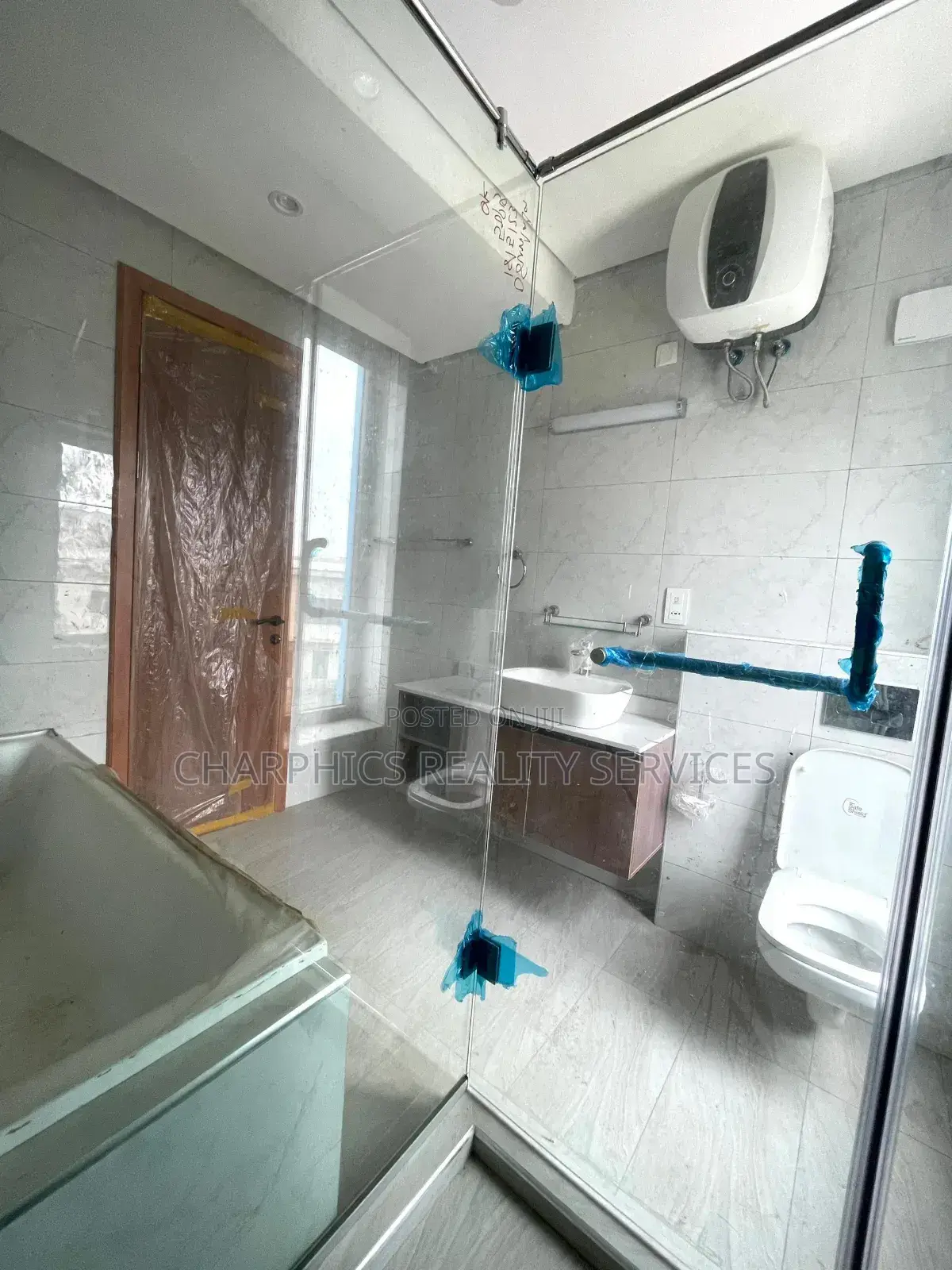 5bdrm Townhouse/Terrace in Lekki Phase 1 for sale in Lekki Phase 1