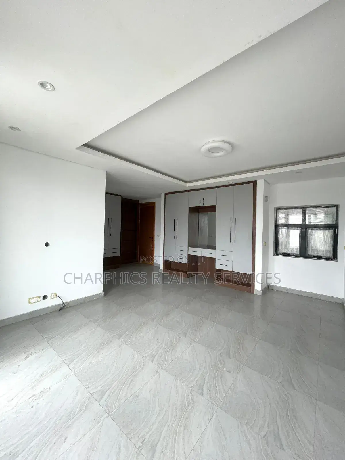 5bdrm Townhouse/Terrace in Lekki Phase 1 for sale in Lekki Phase 1