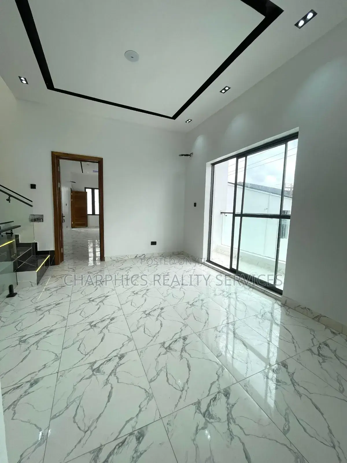 4bdrm Duplex in Ikate for sale in Ikate