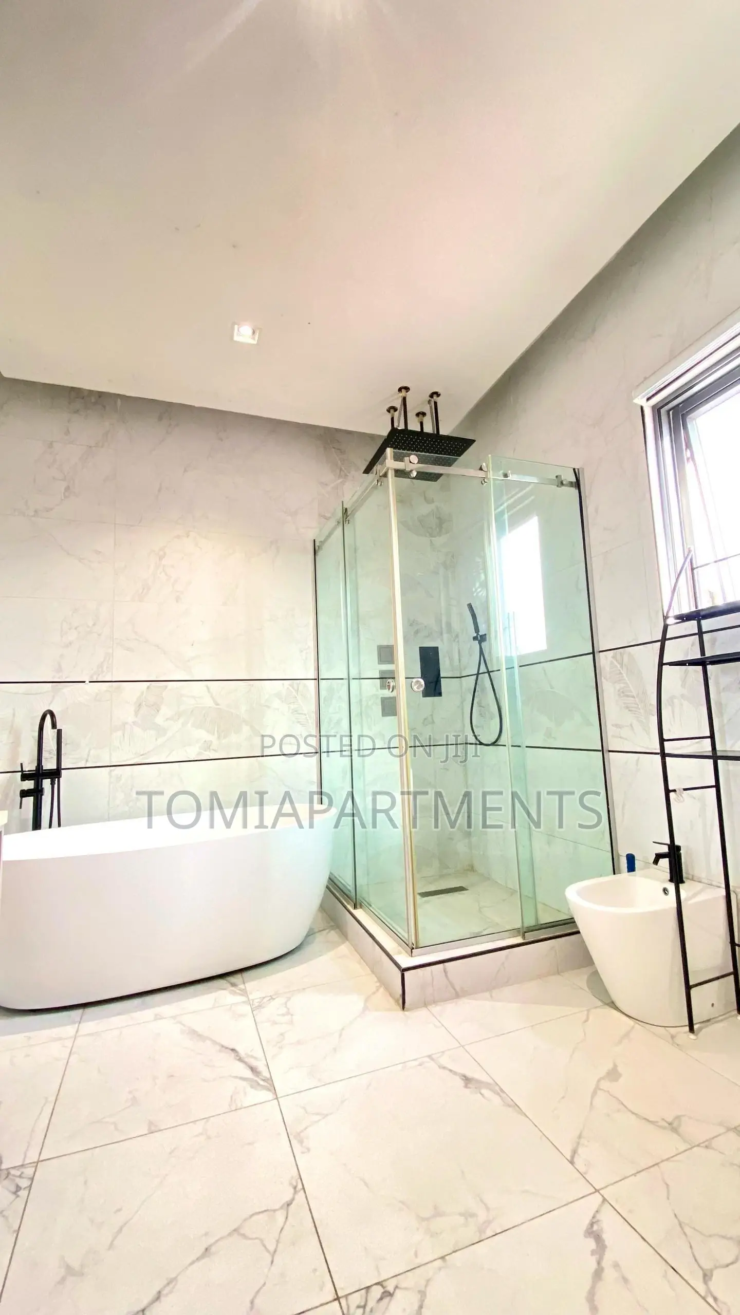 5 Bedroom Fully Detached Home for Shoots, Parties Lodging in Lekki