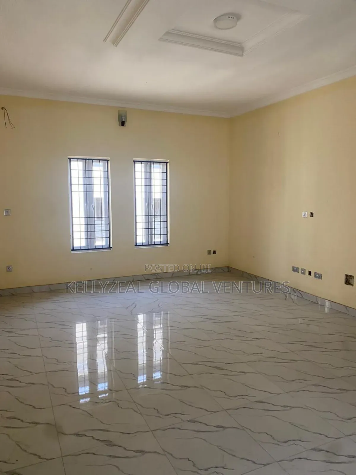 5bdrm Duplex in Lekki Phase 1 for sale in Lekki Phase 1