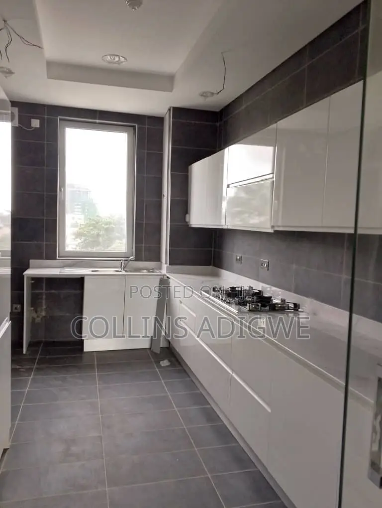 3bdrm Maisonette in Vi, Victoria Island for sale in Victoria Island