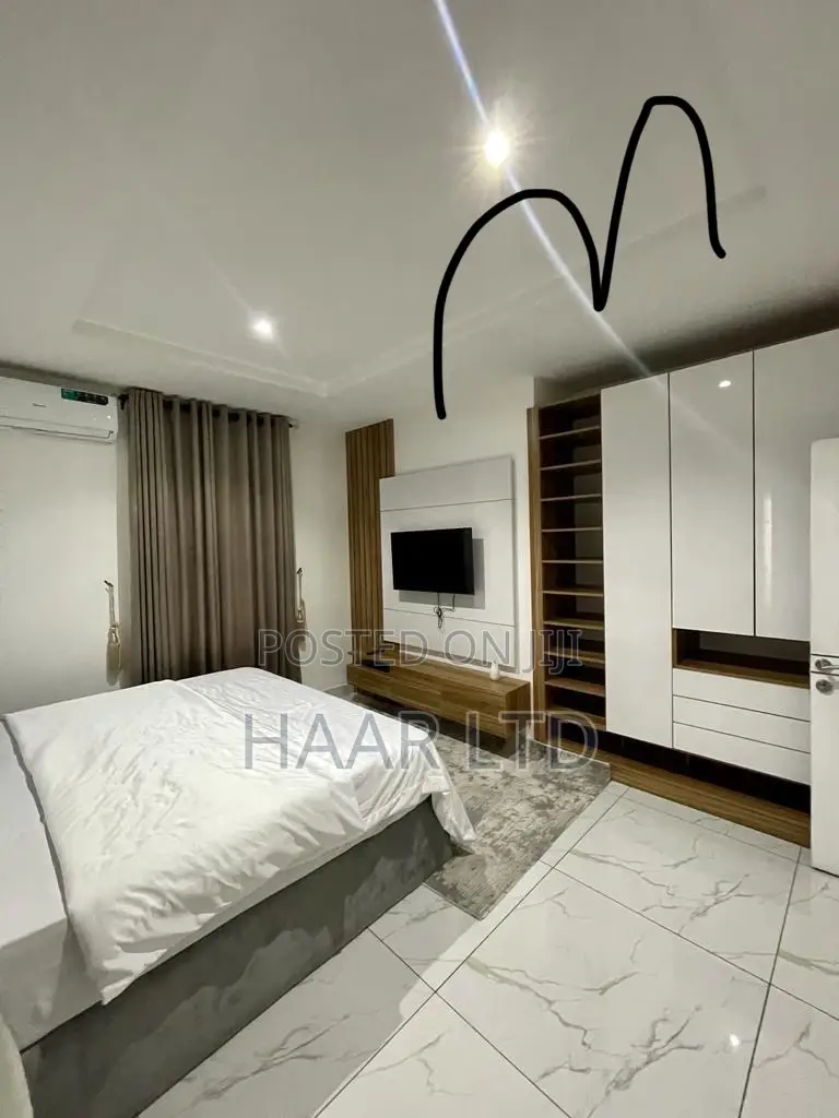 Luxurious 2/3 Bedroom Victoria Island in Ahmadu Bello Way