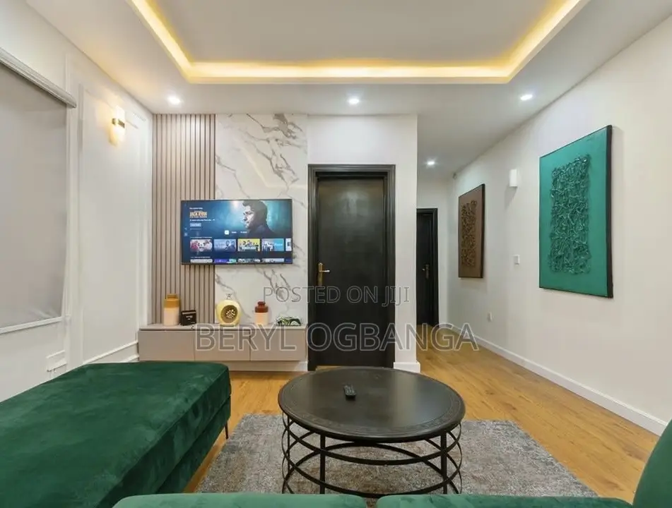 Exquisite 1 Bedroom Shortlet in Lekki Phase 1
