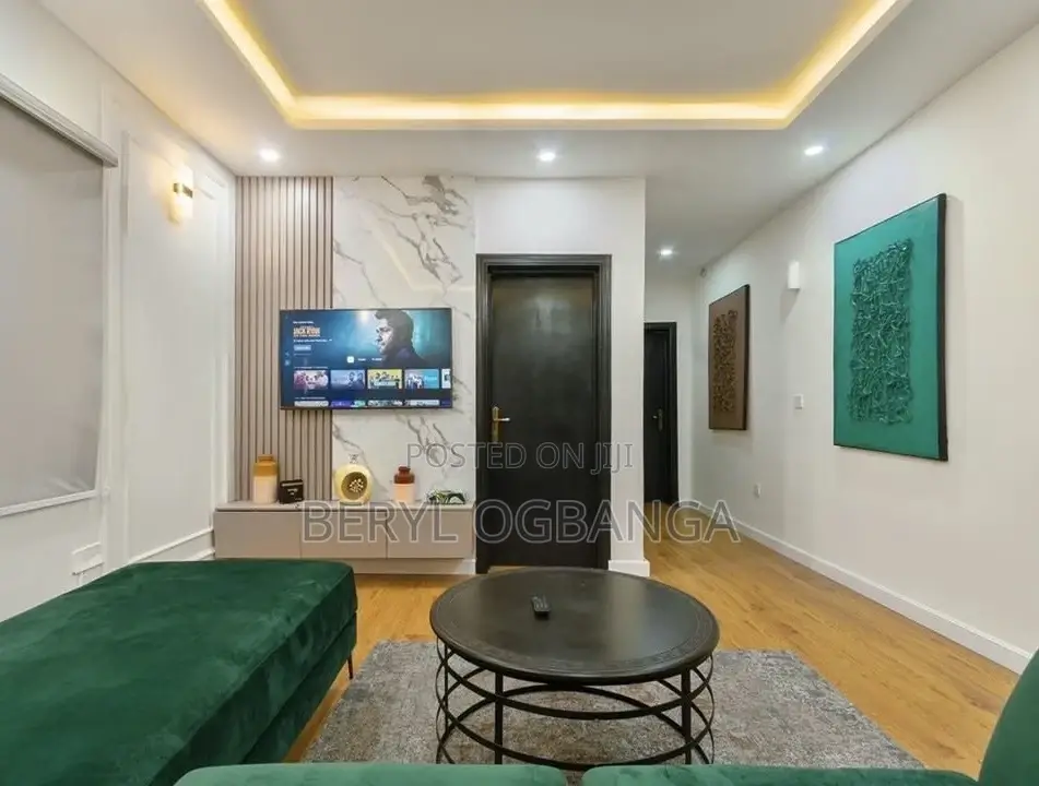 Exquisite 1 Bedroom Shortlet in Lekki Phase 1