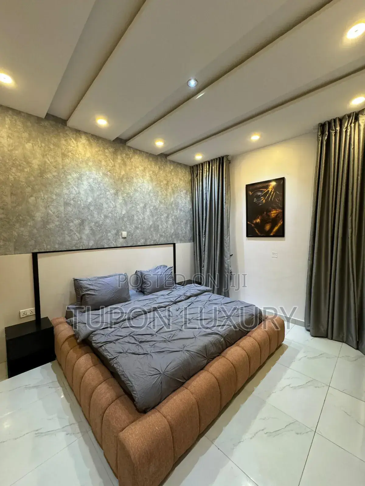 2 Bedroom Apartment With Private Cinema, Bathtub and Ps5. in Lekki Phase 1