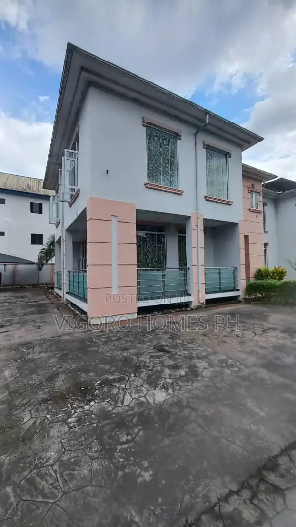 5bdrm Duplex in Chinda, Port-Harcourt for sale in Port-Harcourt