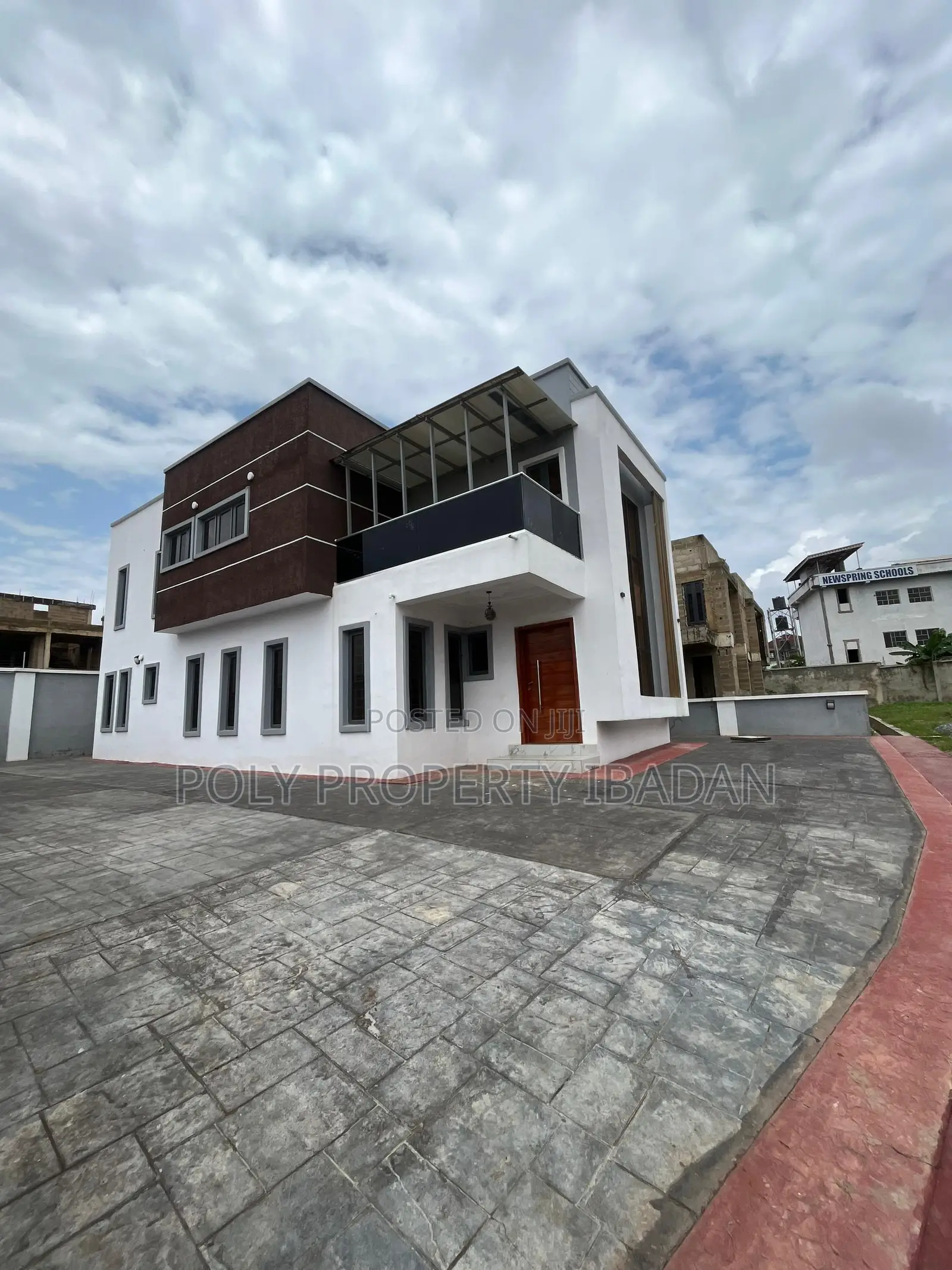 4bdrm Duplex in Omololu Olunloyo, Ibadan for sale in Ibadan