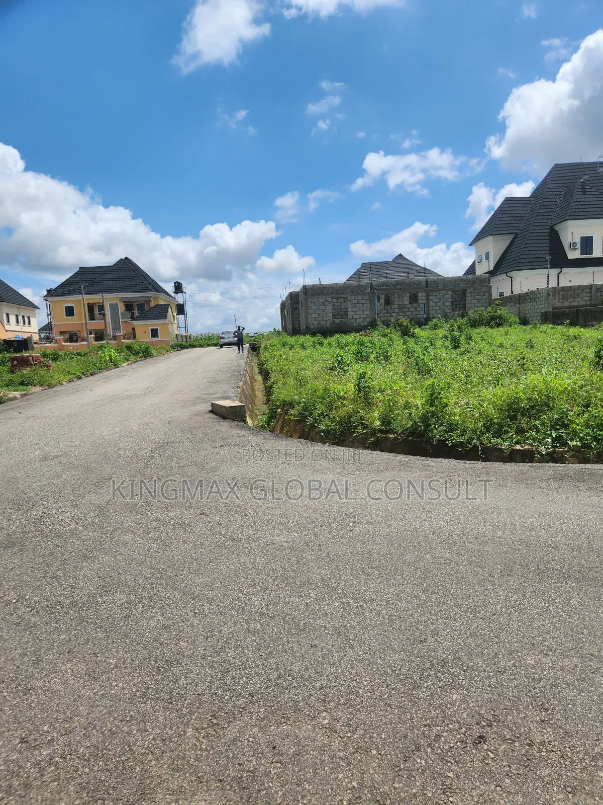Distress Sale 3 Bedroom Bungalow With Penthouse Plot of Land in Lugbe District
