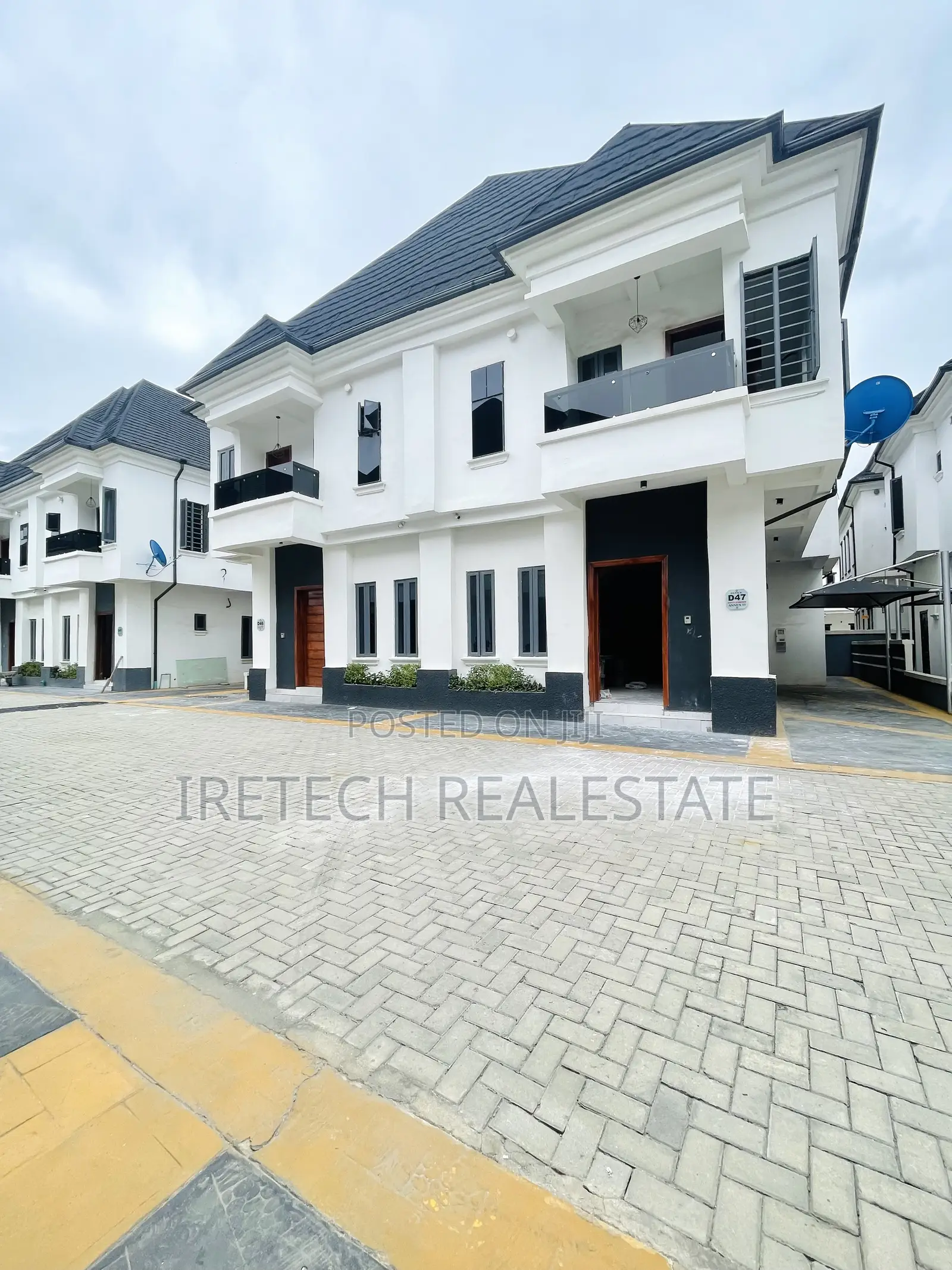 4bdrm Duplex in Orchid Road Lekki for sale in Lekki