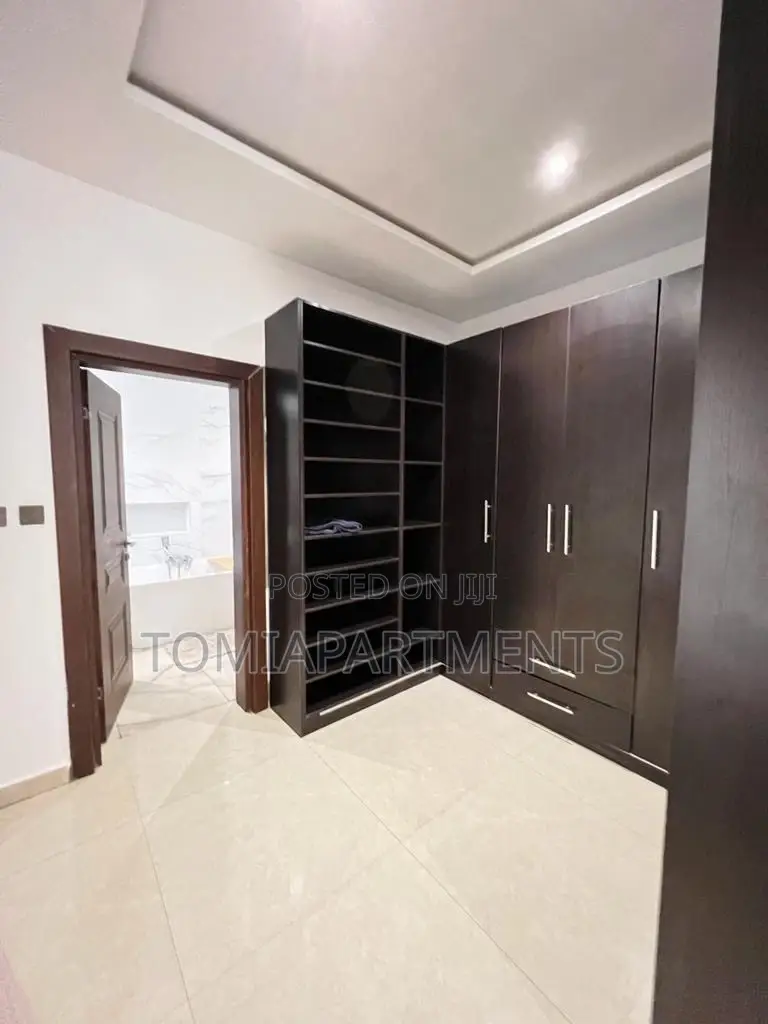 Furnished and Spacious 4 Bedroom Duplex With Swimming Pool in Lekki