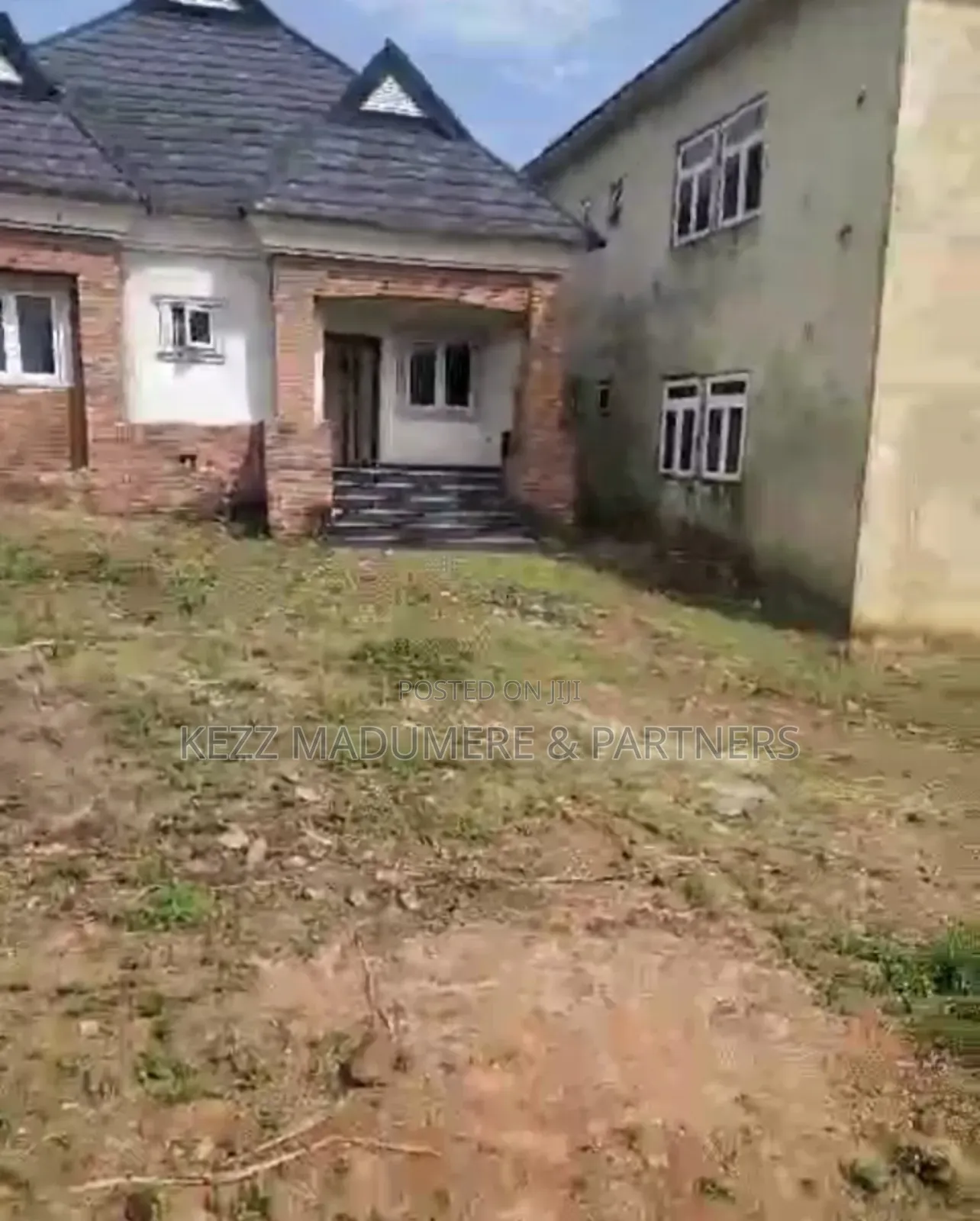 9bdrm Duplex in Amakama Housing for sale in Umuahia