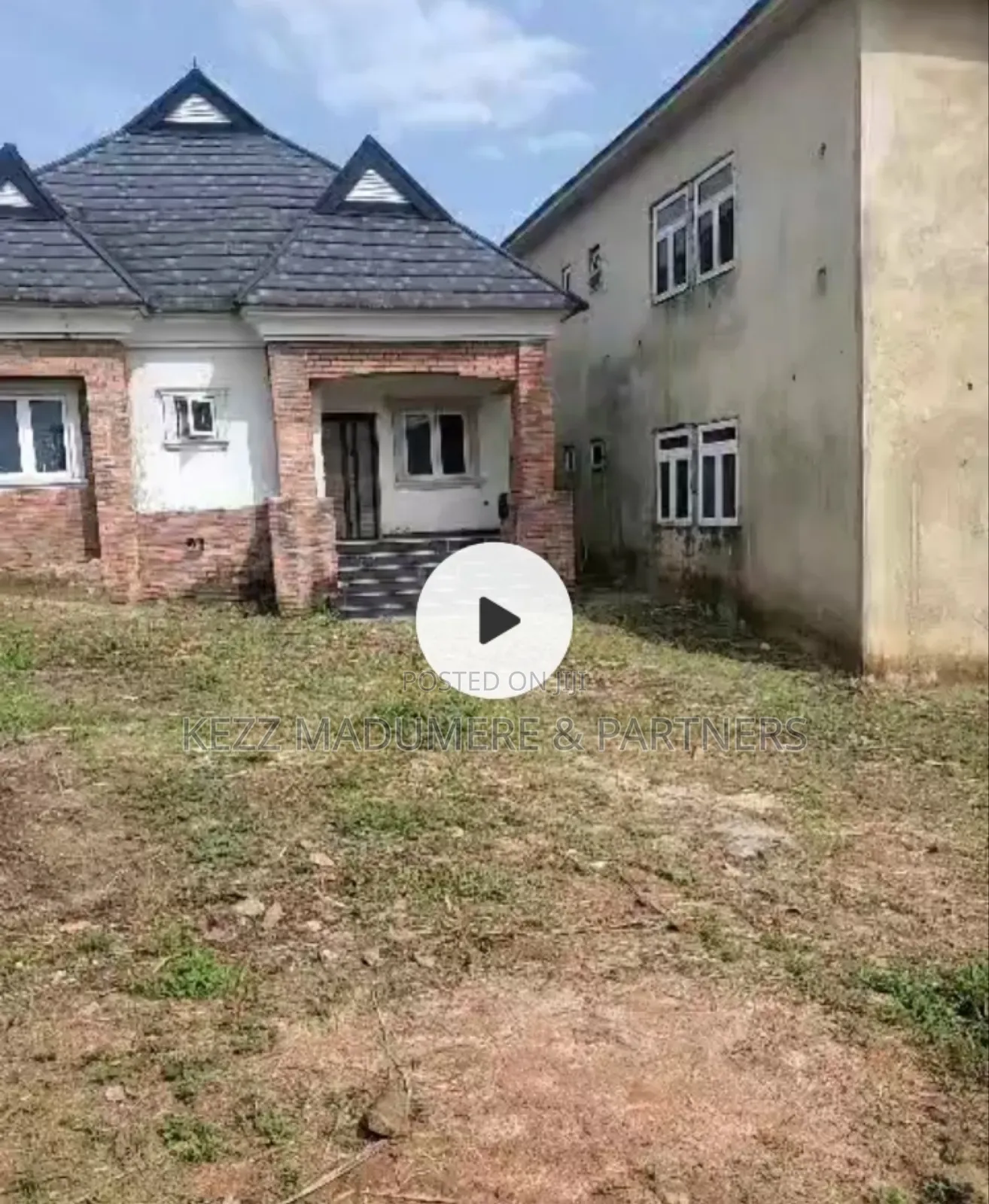 9bdrm Duplex in Amakama Housing for sale in Umuahia