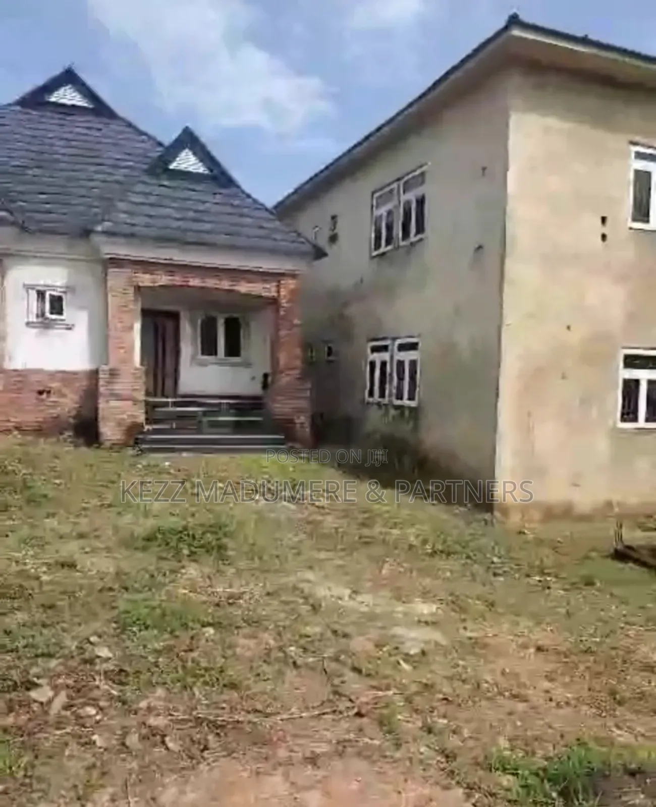 9bdrm Duplex in Amakama Housing for sale in Umuahia
