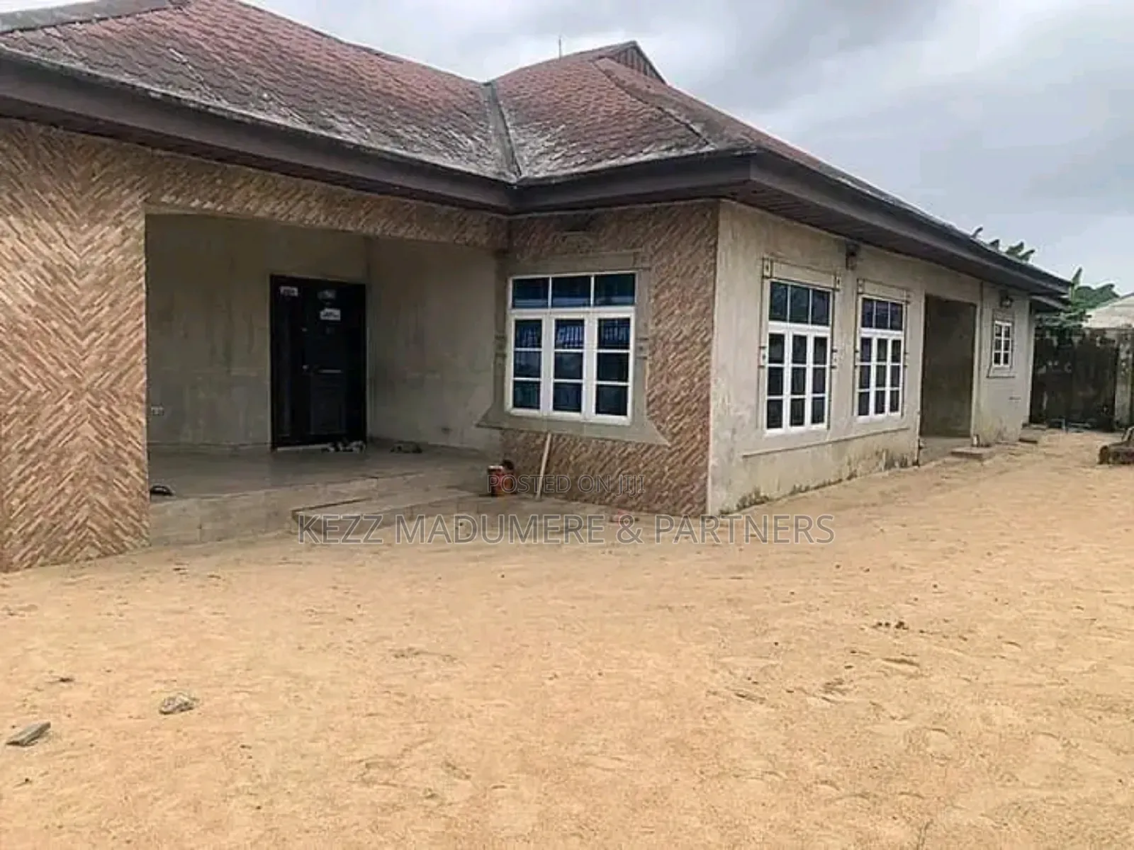 4bdrm Bungalow in Ogbogoro Road , Port for sale in Port-Harcourt