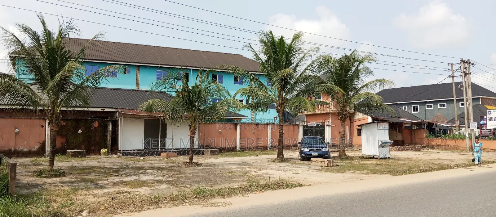 For Sale : 30 Rooms Non Functional Hotel in Port-Harcourt
