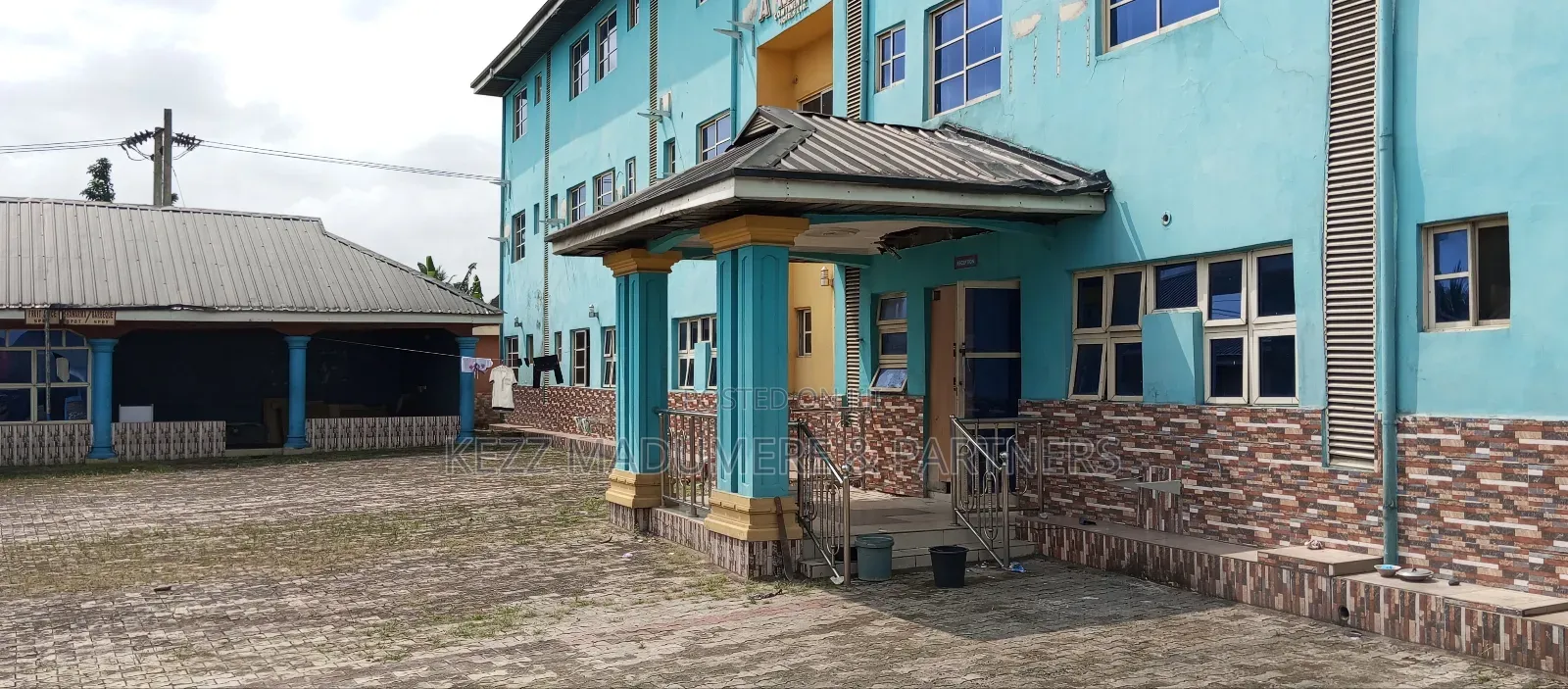 For Sale : 30 Rooms Non Functional Hotel in Port-Harcourt