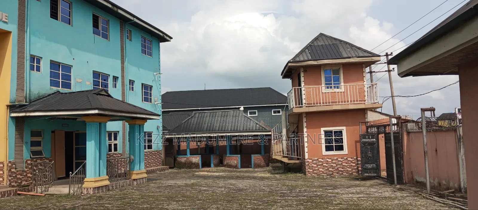 For Sale : 30 Rooms Non Functional Hotel in Port-Harcourt