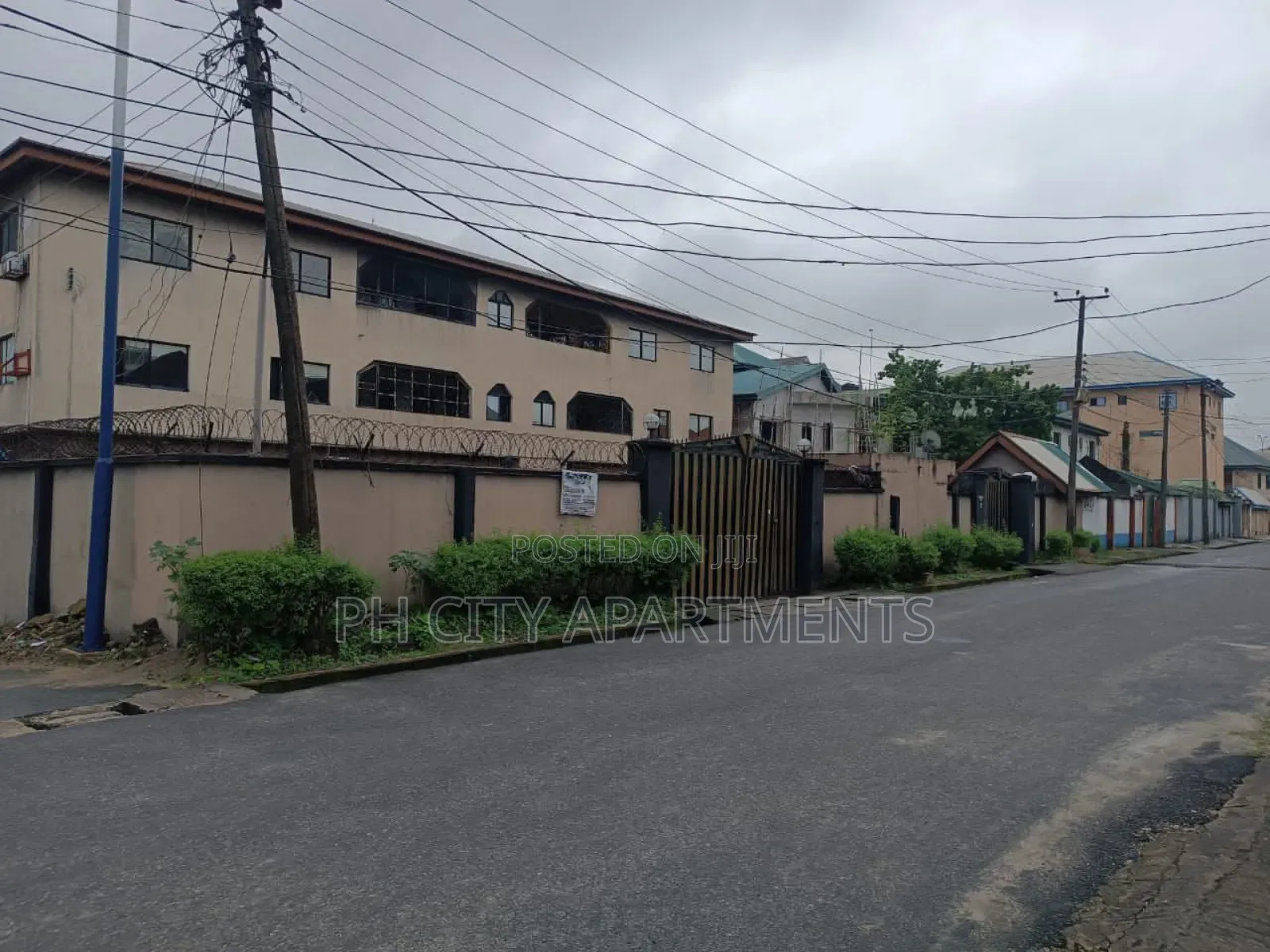 3bdrm Block of Flats in Stadium Road, Port-Harcourt for rent in Port-Harcourt
