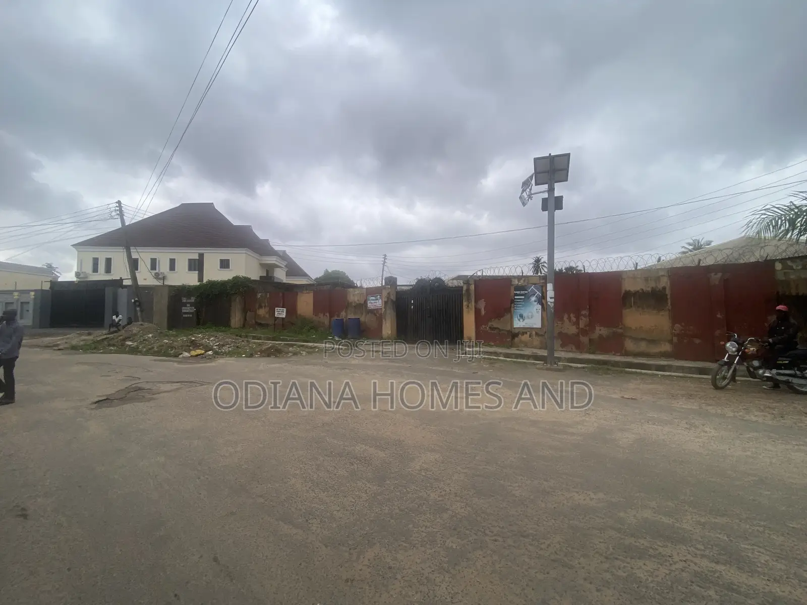 20bdrm Bungalow in Oluwo Kekere Street,, Basorun for sale in Basorun