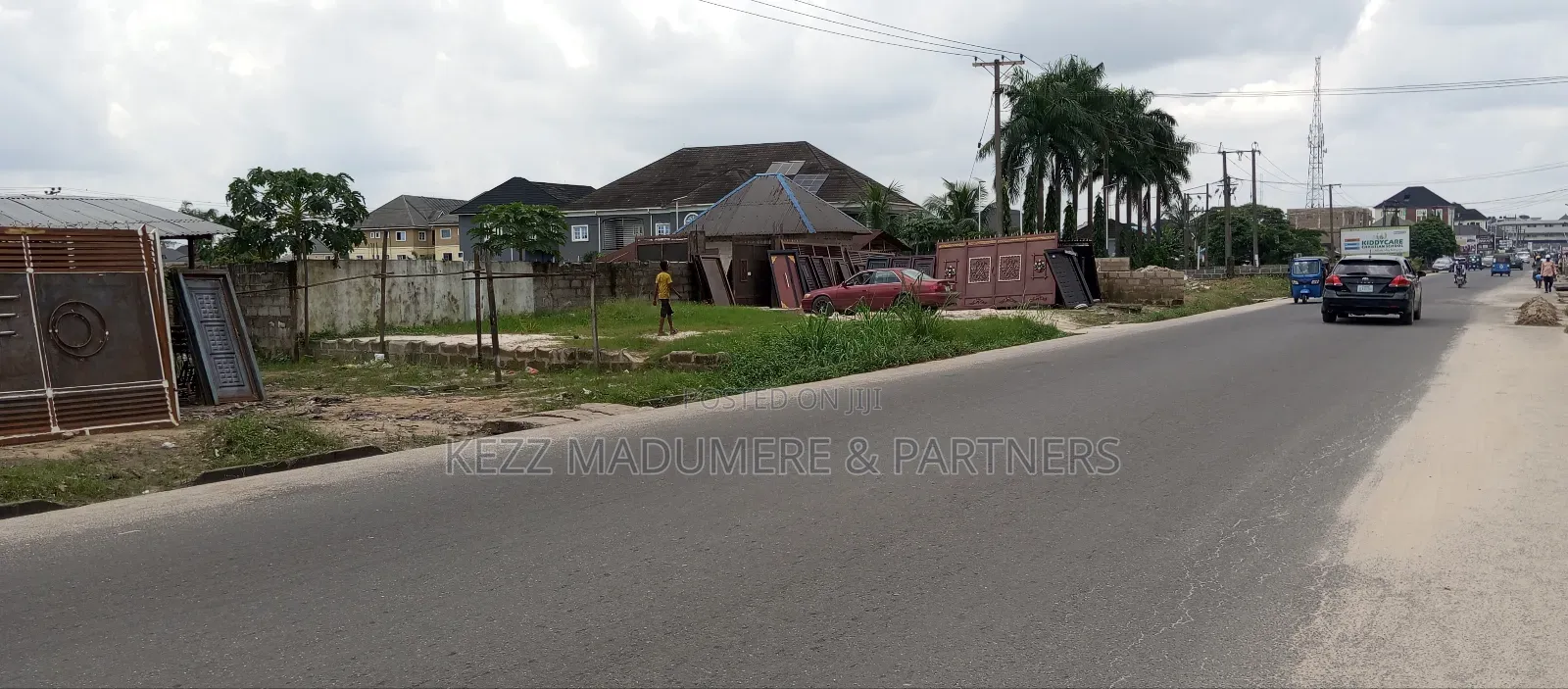 For Sale : 31⁄2 Plot ON MAJOR Sars Rd , Ph in Port-Harcourt