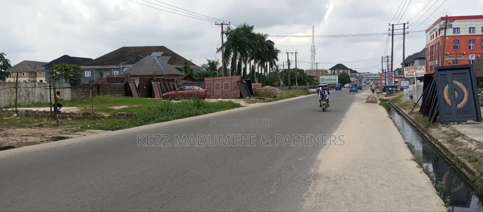 For Sale : 31⁄2 Plot ON MAJOR Sars Rd , Ph in Port-Harcourt