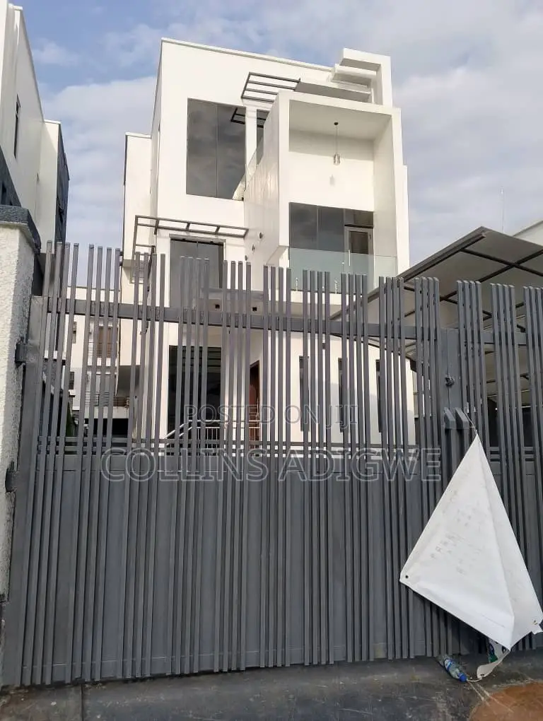 4bdrm Duplex in Orchid By Chevron for sale in Chevron