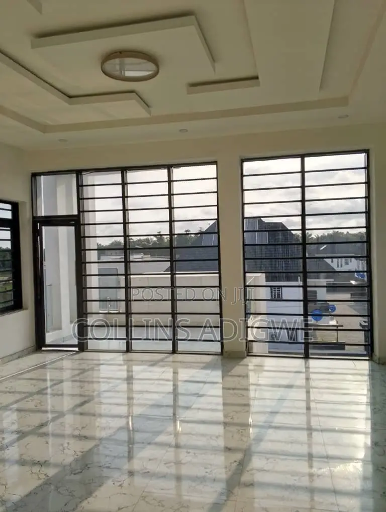 4bdrm Duplex in Orchid By Chevron for sale in Chevron
