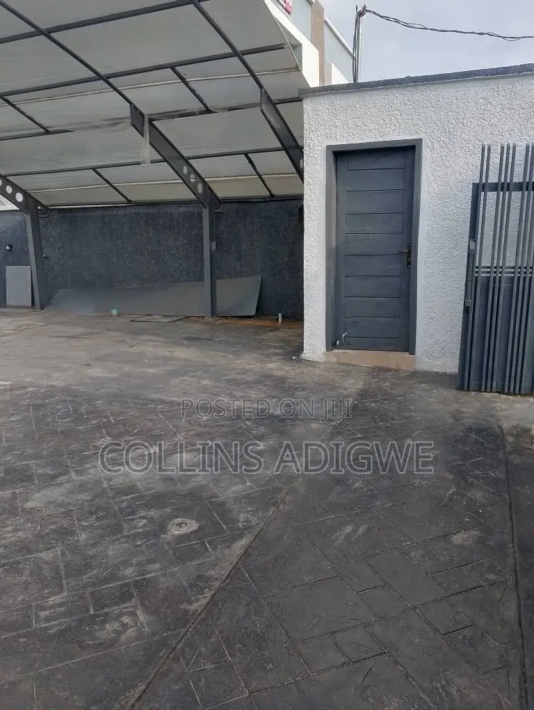 4bdrm Duplex in Orchid By Chevron for sale in Chevron