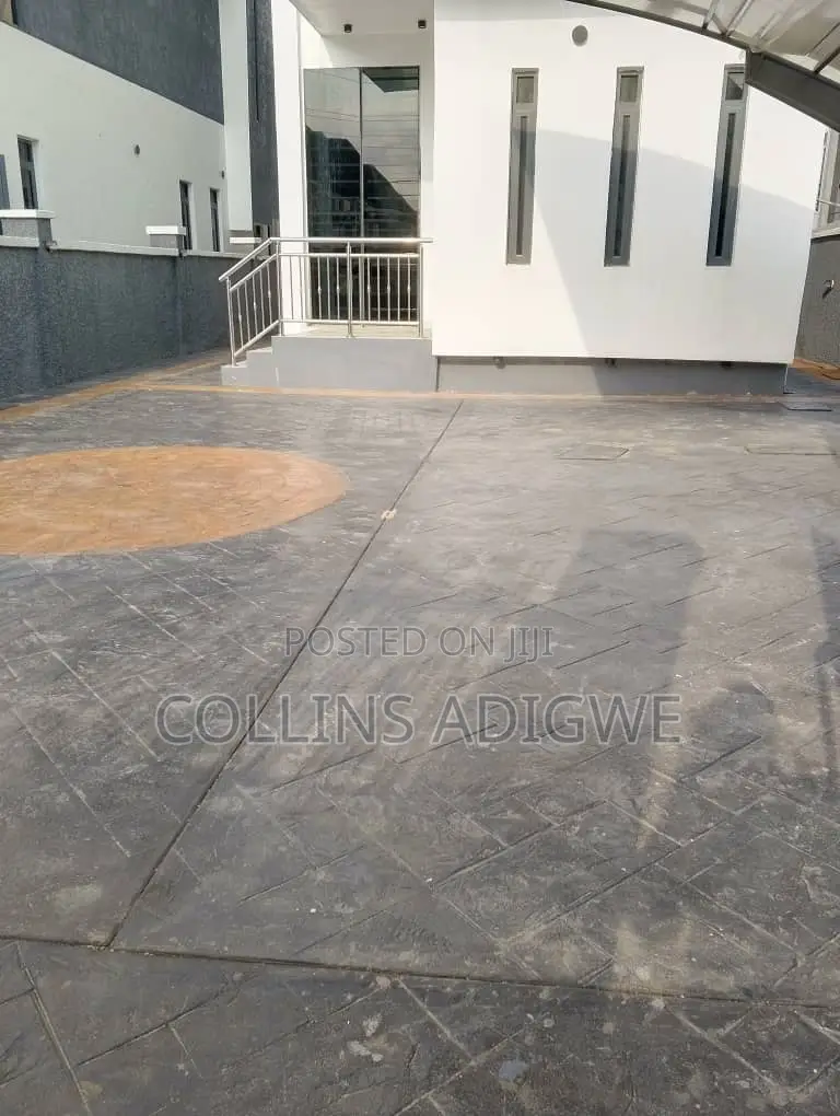 4bdrm Duplex in Orchid By Chevron for sale in Chevron