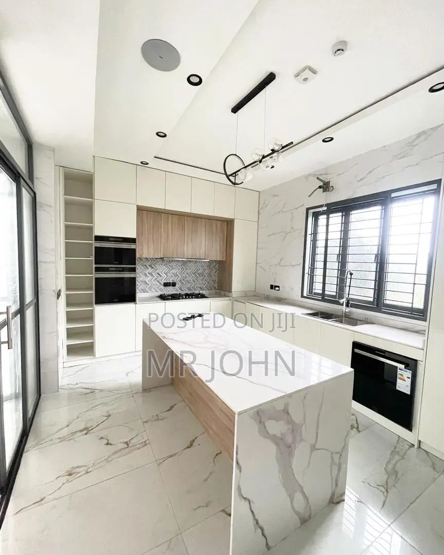 5bdrm House in Lekki for sale in Lekki