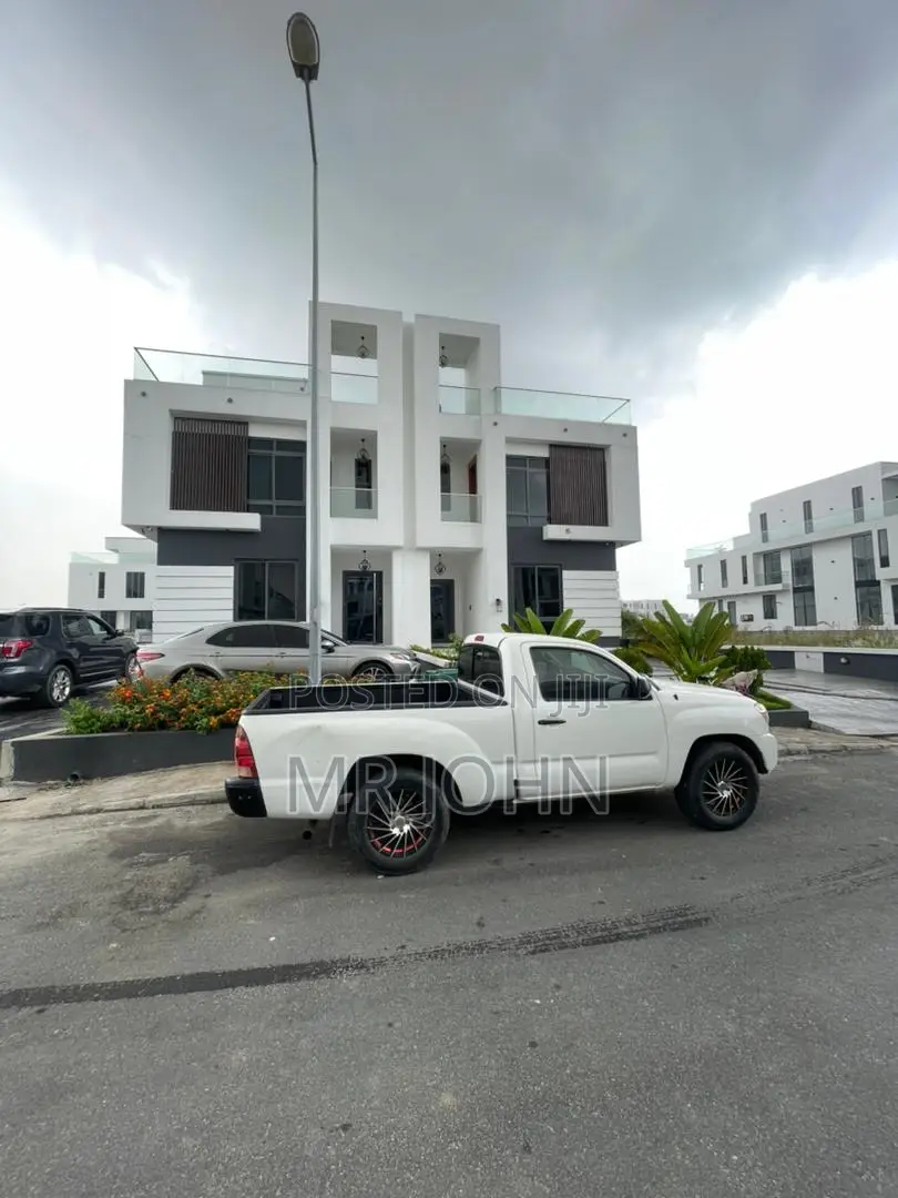 5bdrm House in Lekki for sale in Lekki