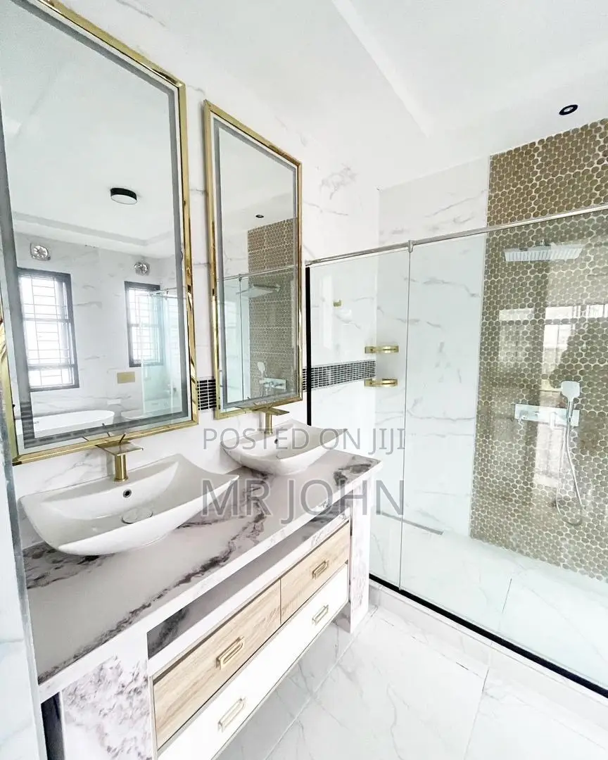 5bdrm House in Lekki for sale in Lekki