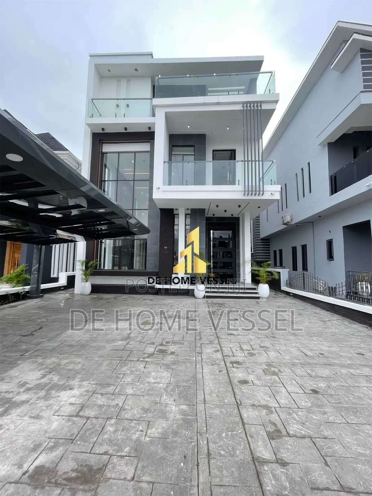 5bdrm Duplex in Lekki for sale in Lekki