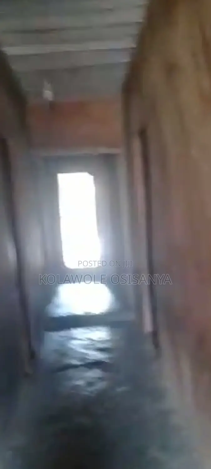 10bdrm Bungalow in Crown, Ayobo for sale in Ayobo