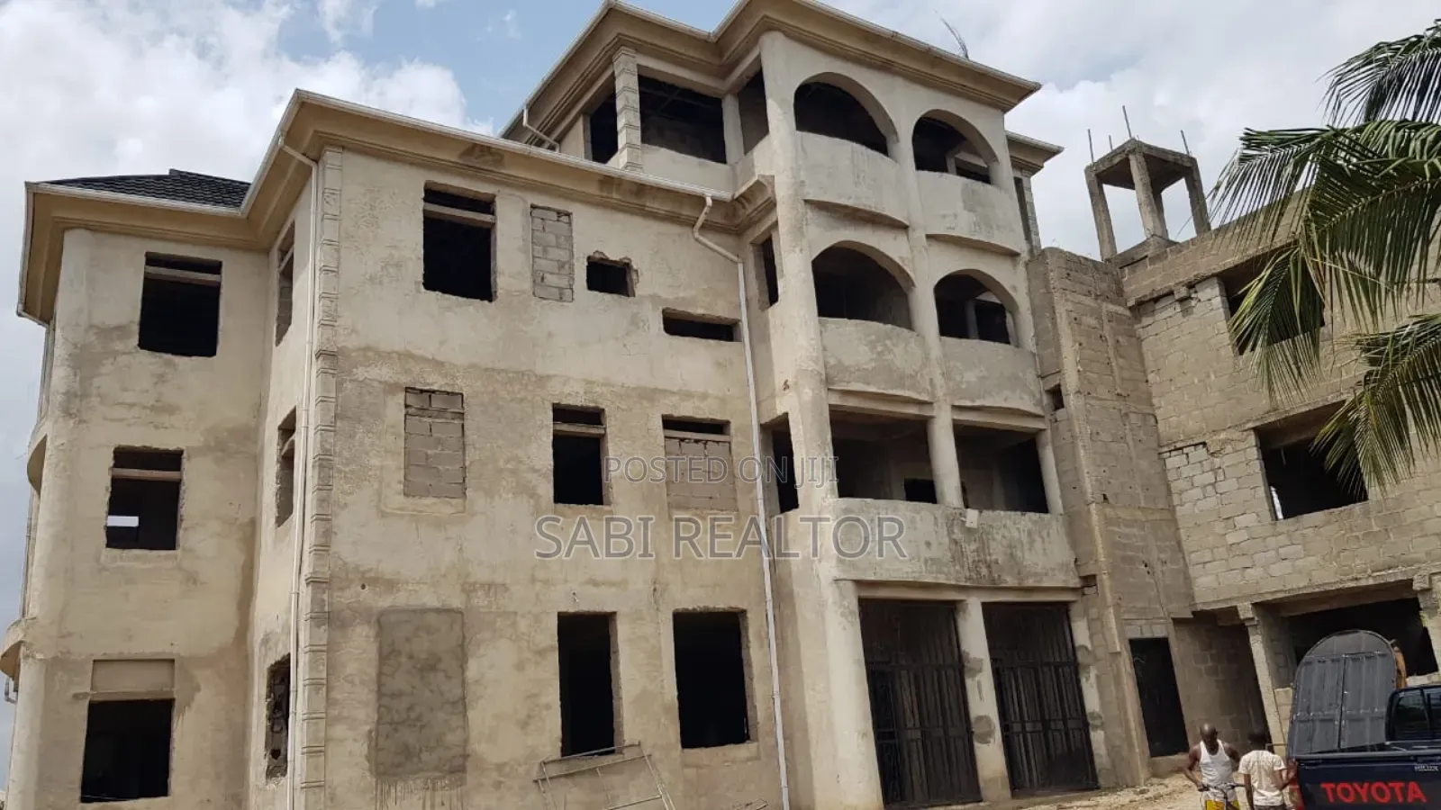 Solidly Built Hotel for Sale, 85% to Completion in Obafemi-Owode