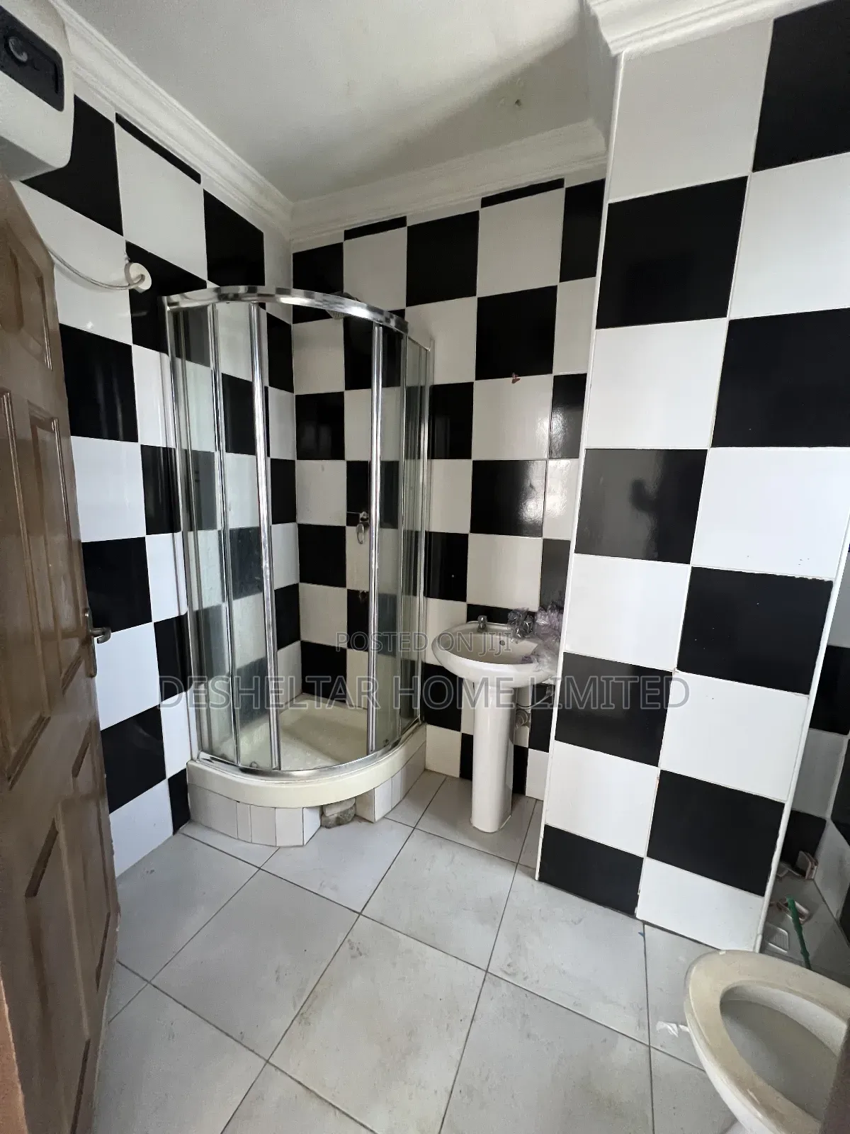 3bdrm Shared Apartment in Southern View Estate, Chevron for rent in Chevron