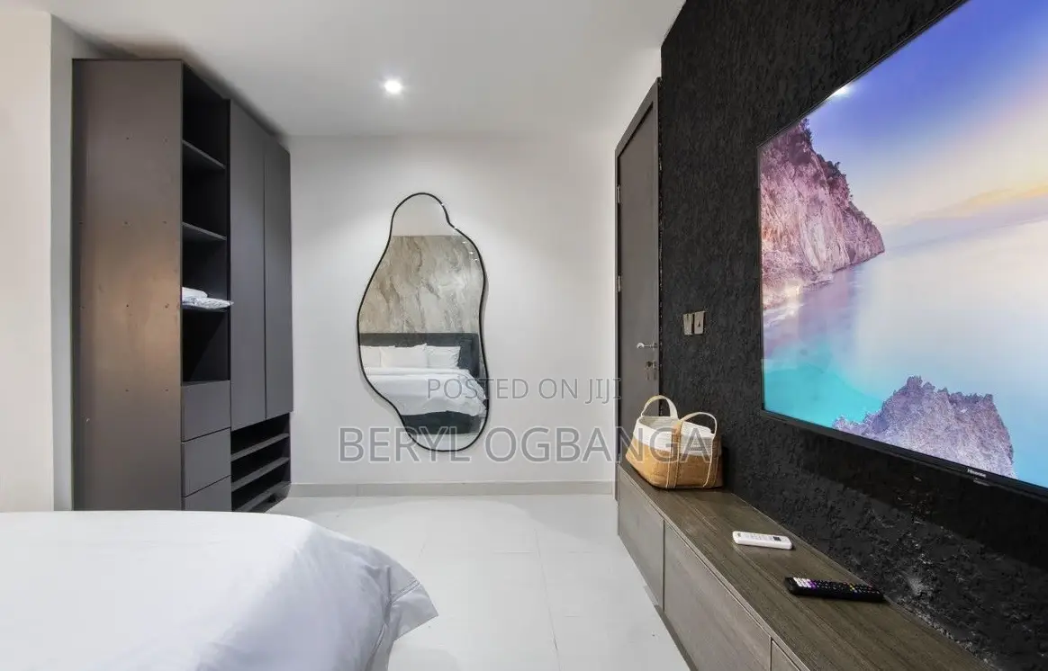 White Aesthetic 2 Bedroom With Snooker and Ps5 in Ikate