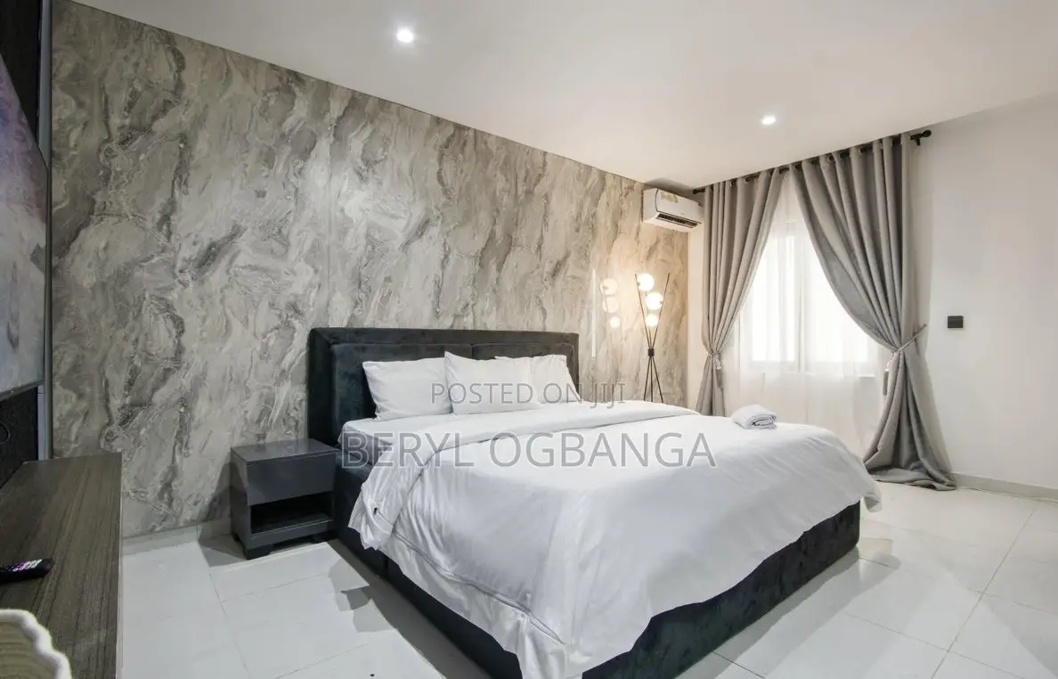White Aesthetic 2 Bedroom With Snooker and Ps5 in Ikate