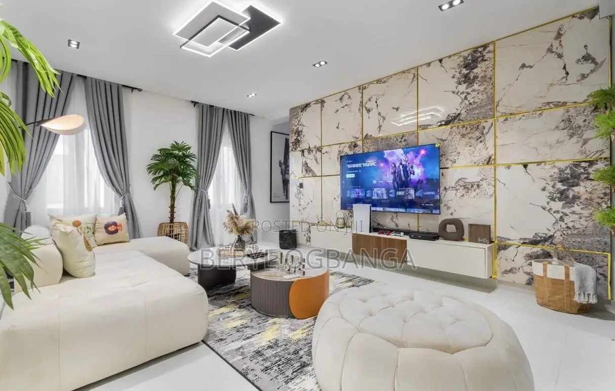 White Aesthetic 2 Bedroom With Snooker and Ps5 in Ikate
