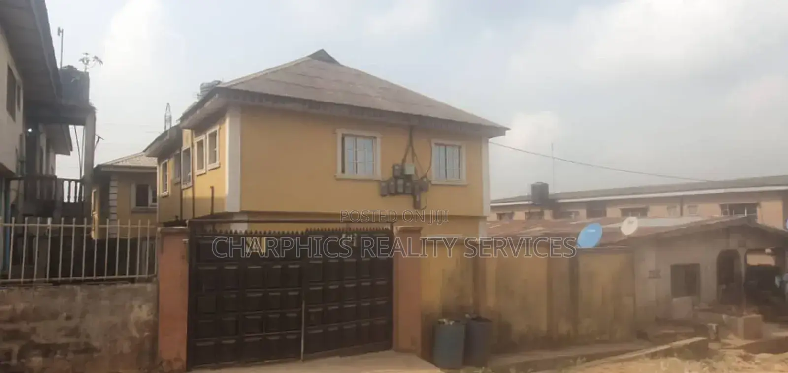 8bdrm Block of Flats in Jumofak for sale in Jumofak