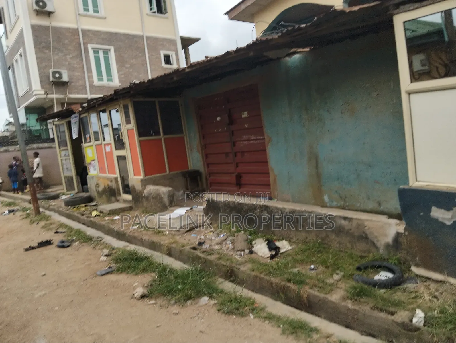 20 Rooms in a Decent Area of Iyana Ipaja in Iyana Ipaja