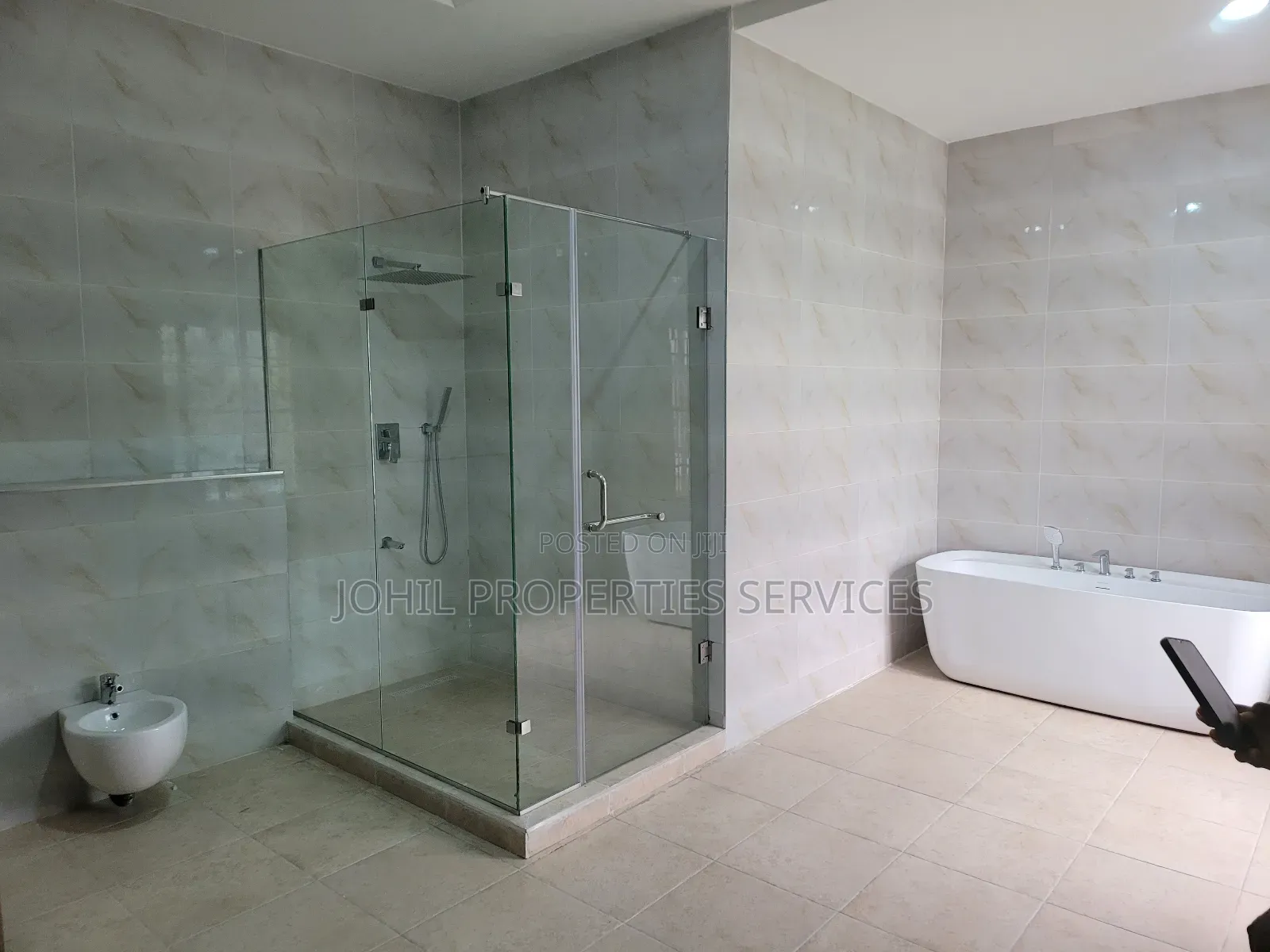 8bdrm Mansion in Maitama for sale in Maitama