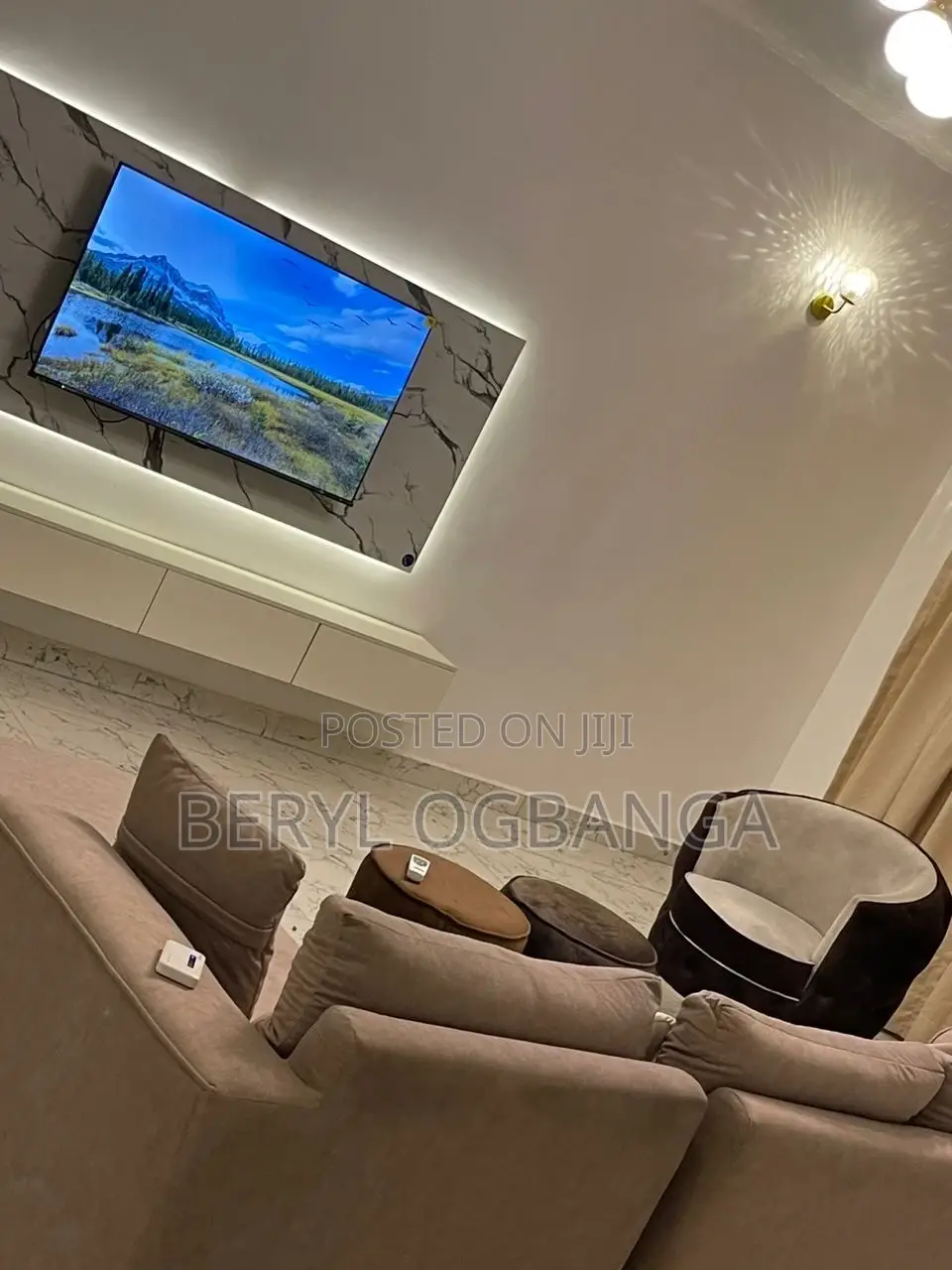 Weekly en-Suited Room With Wi-Fi and Netflix in Agungi