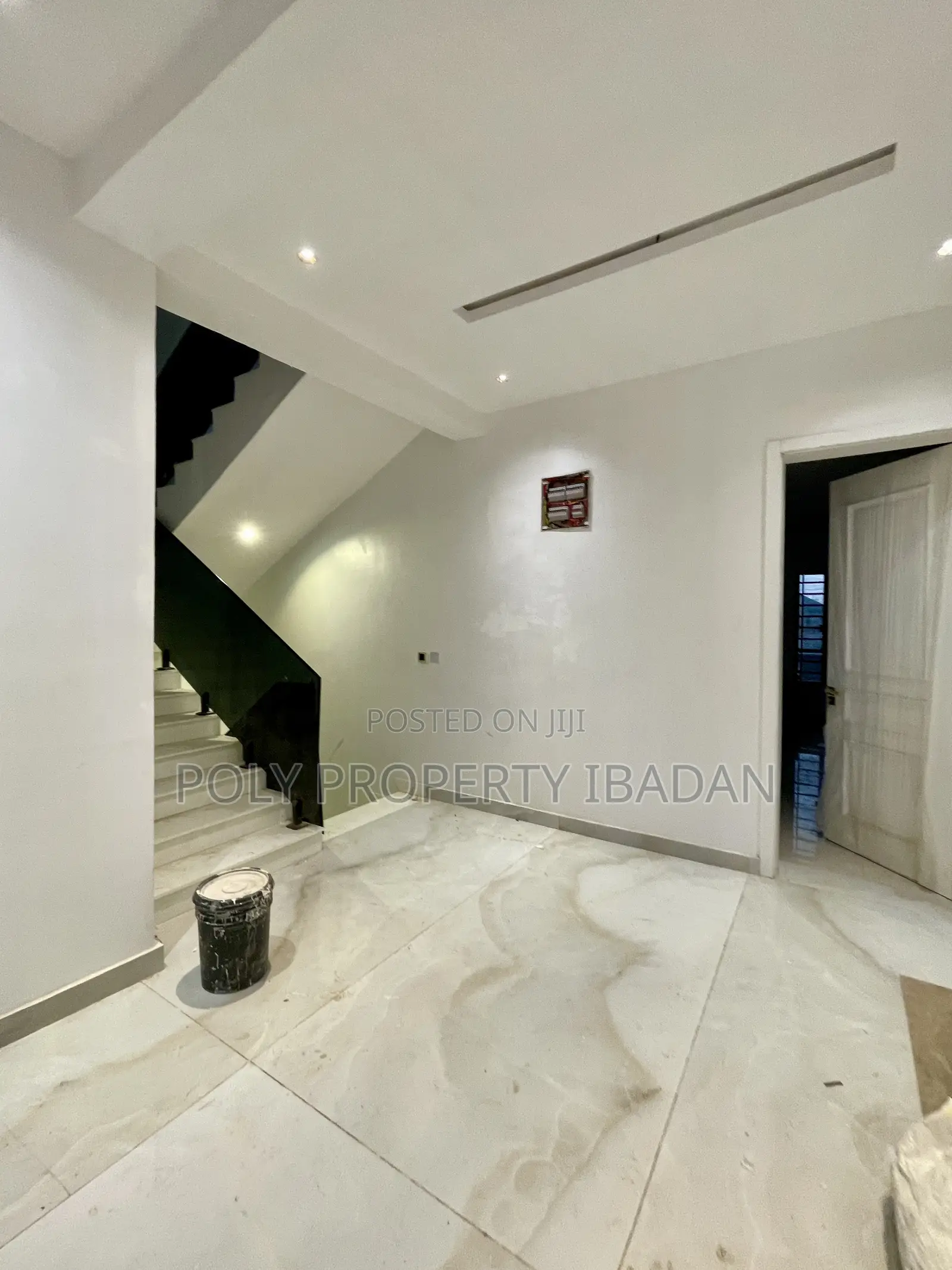 7bdrm Duplex in Kolapo Ishola Gra, Ibadan for sale in Ibadan
