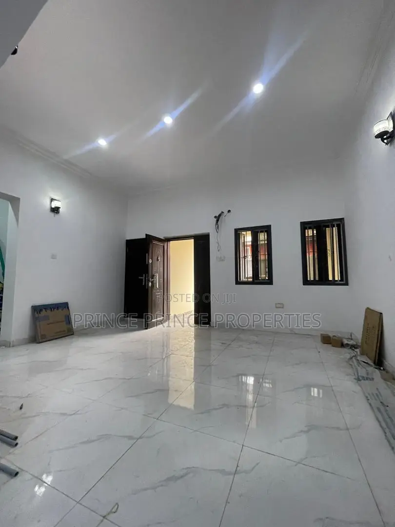 Furnished 2bdrm Block of Flats in Surulere for rent in Surulere