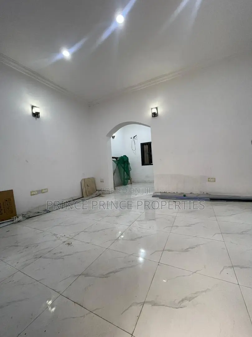 Furnished 2bdrm Block of Flats in Surulere for rent in Surulere