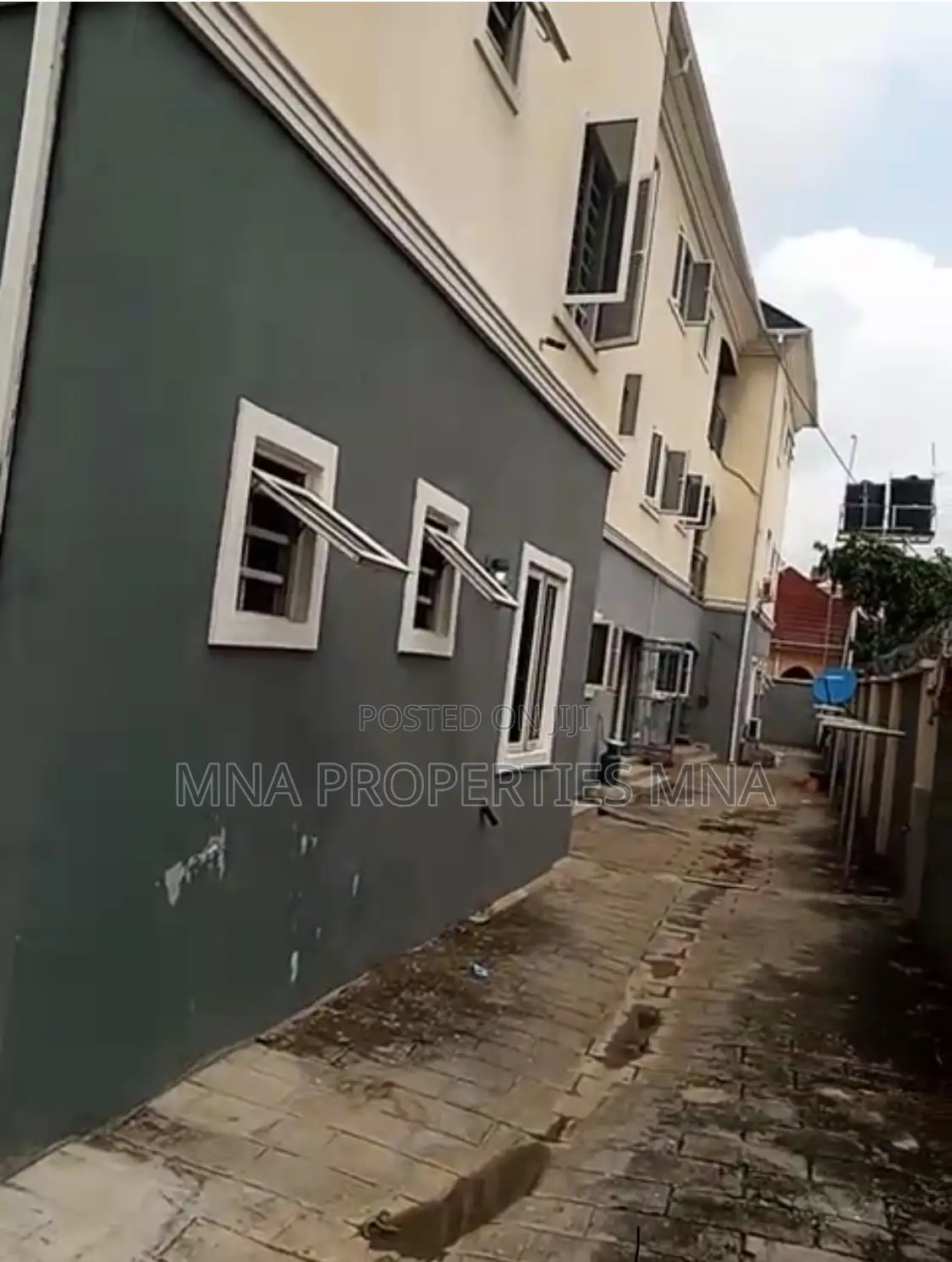 3bdrm Apartment in Kings Park Estate, Lugbe District for sale in Lugbe District