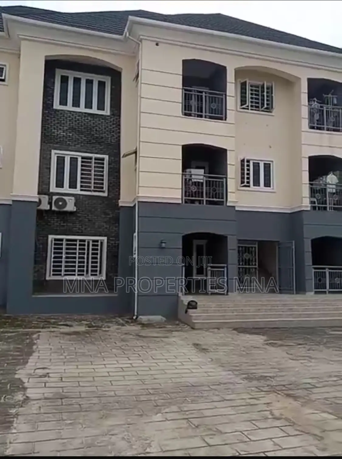 3bdrm Apartment in Kings Park Estate, Lugbe District for sale in Lugbe District
